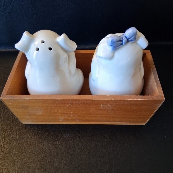 Vintage Fitz & Floyd Pigs In A Poke Salt And Pepper Shakers - Picture 3 of 6